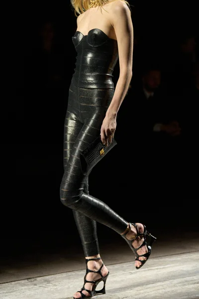 Look 19